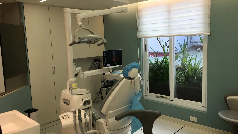 邱慶來牙醫診所