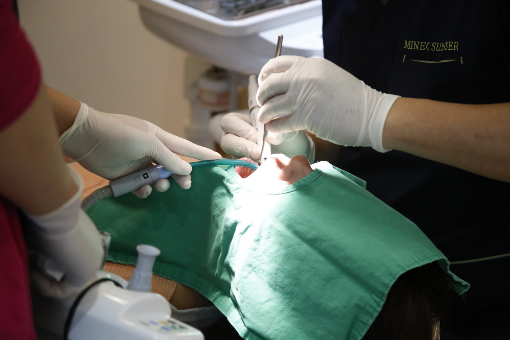 牙齒檢查後卻被建議做顯微根管治療？這些病狀可能是醫師建議的主要原因