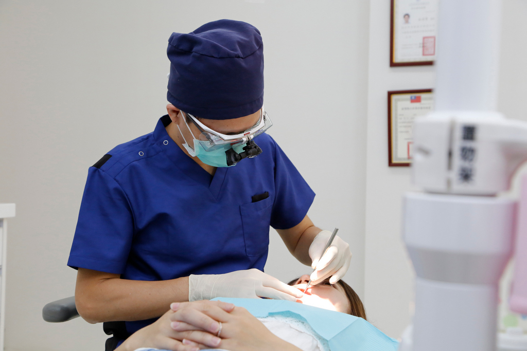 進行手術治療絕對會存在風險，到底人工植牙的風險要如何才能最小化？